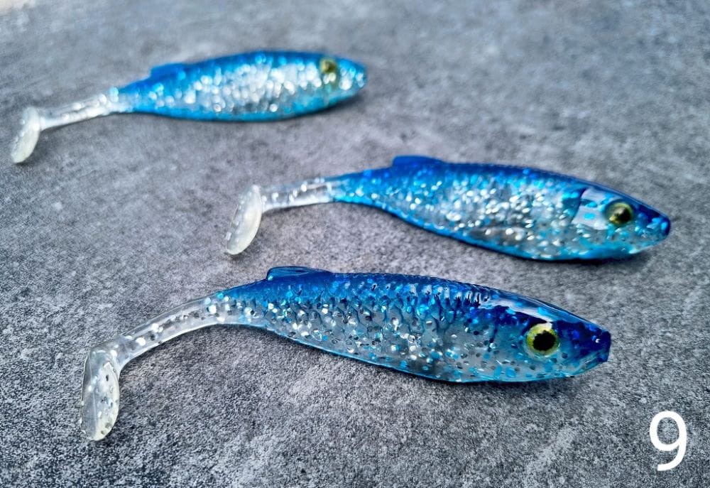 FishB przynęta Kleń 11cm - 09 - Transparentny z brokatem i niebieskim grzbietem